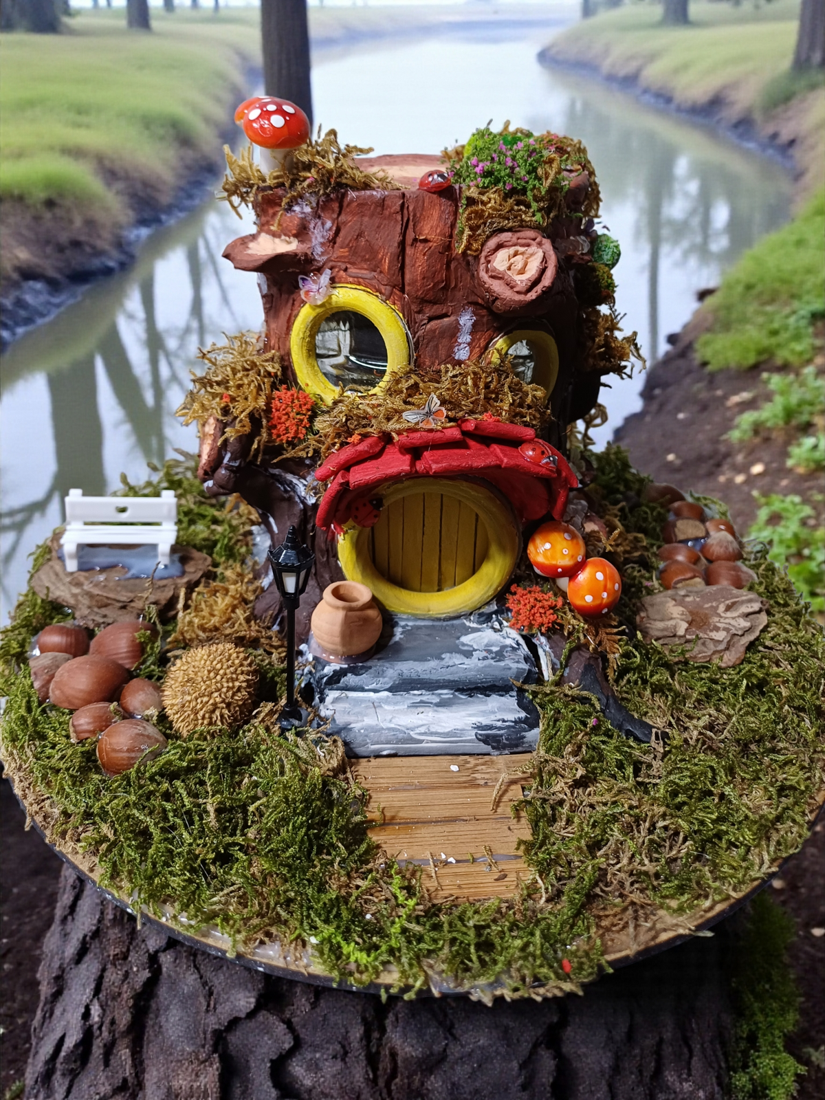 Köklerin Sırrı Hobbit Evi – El Yapımı Seramik LED Dekor
