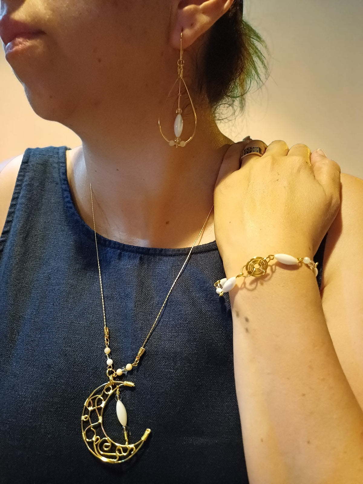 Handmade Mother of Pearl & Agate Filigree Jewelry Set – Crescent Moon Necklace, Bracelet & Earrings