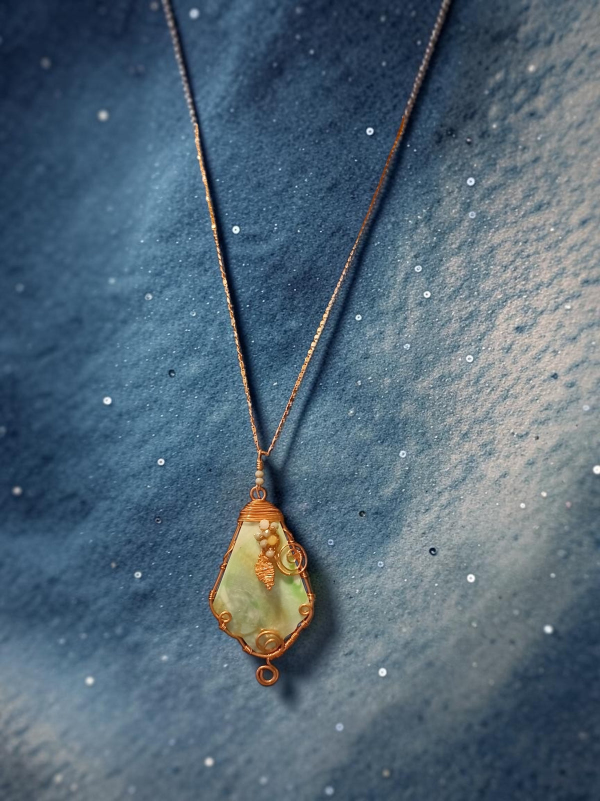 Handmade Seashell & Copper Wire Necklace – Crystal Beads, Copper Leaf, Ocean-Inspired Artisan Jewelry
