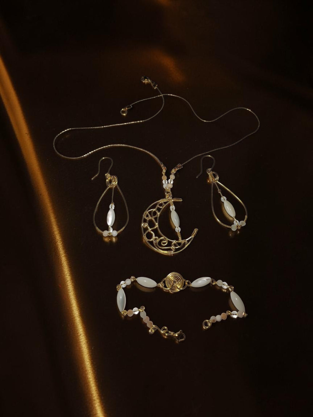 Handmade Mother of Pearl & Agate Filigree Jewelry Set – Crescent Moon Necklace, Bracelet & Earrings