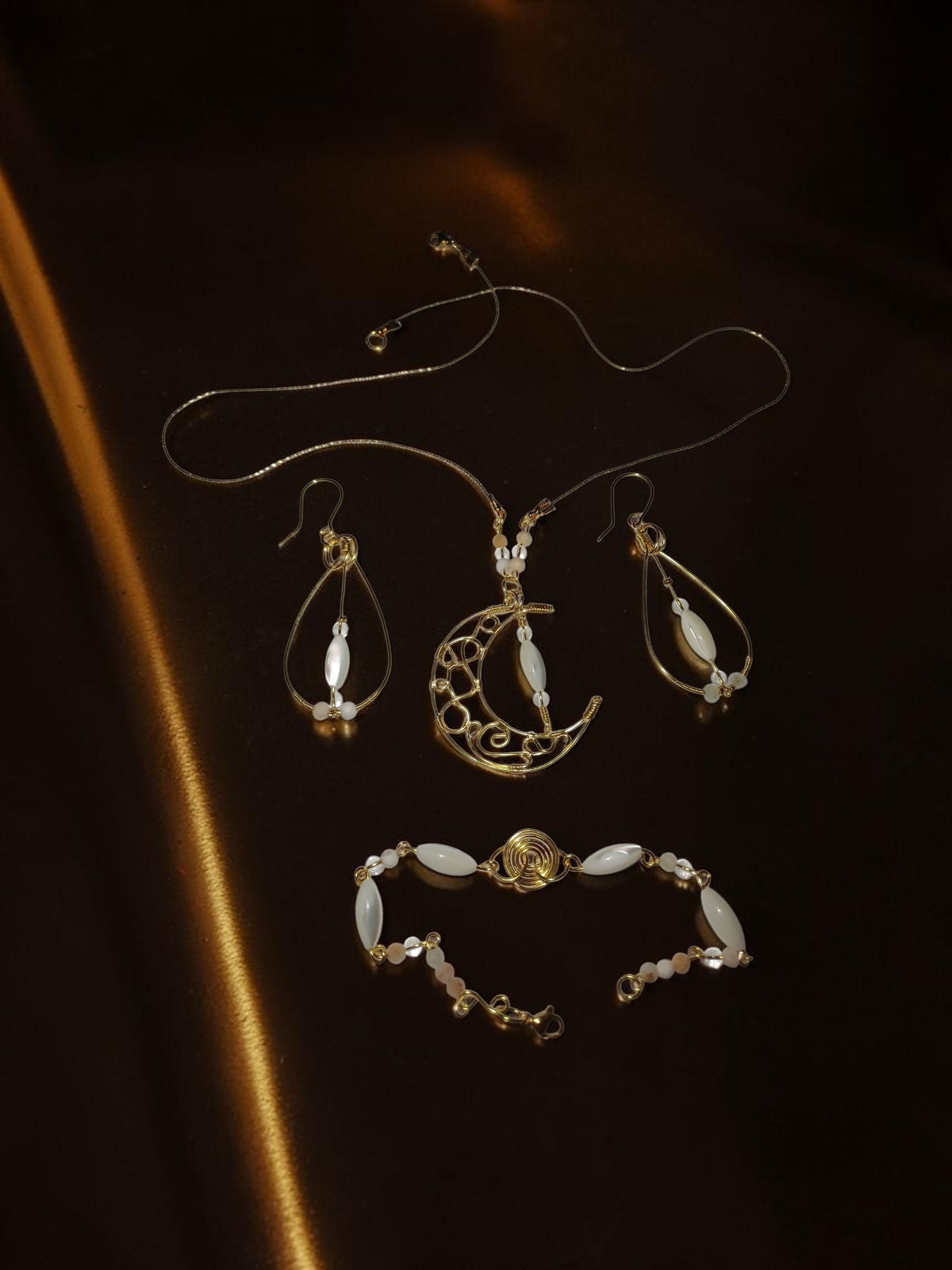 Handmade Mother of Pearl & Agate Filigree Jewelry Set – Crescent Moon Necklace, Bracelet & Earrings