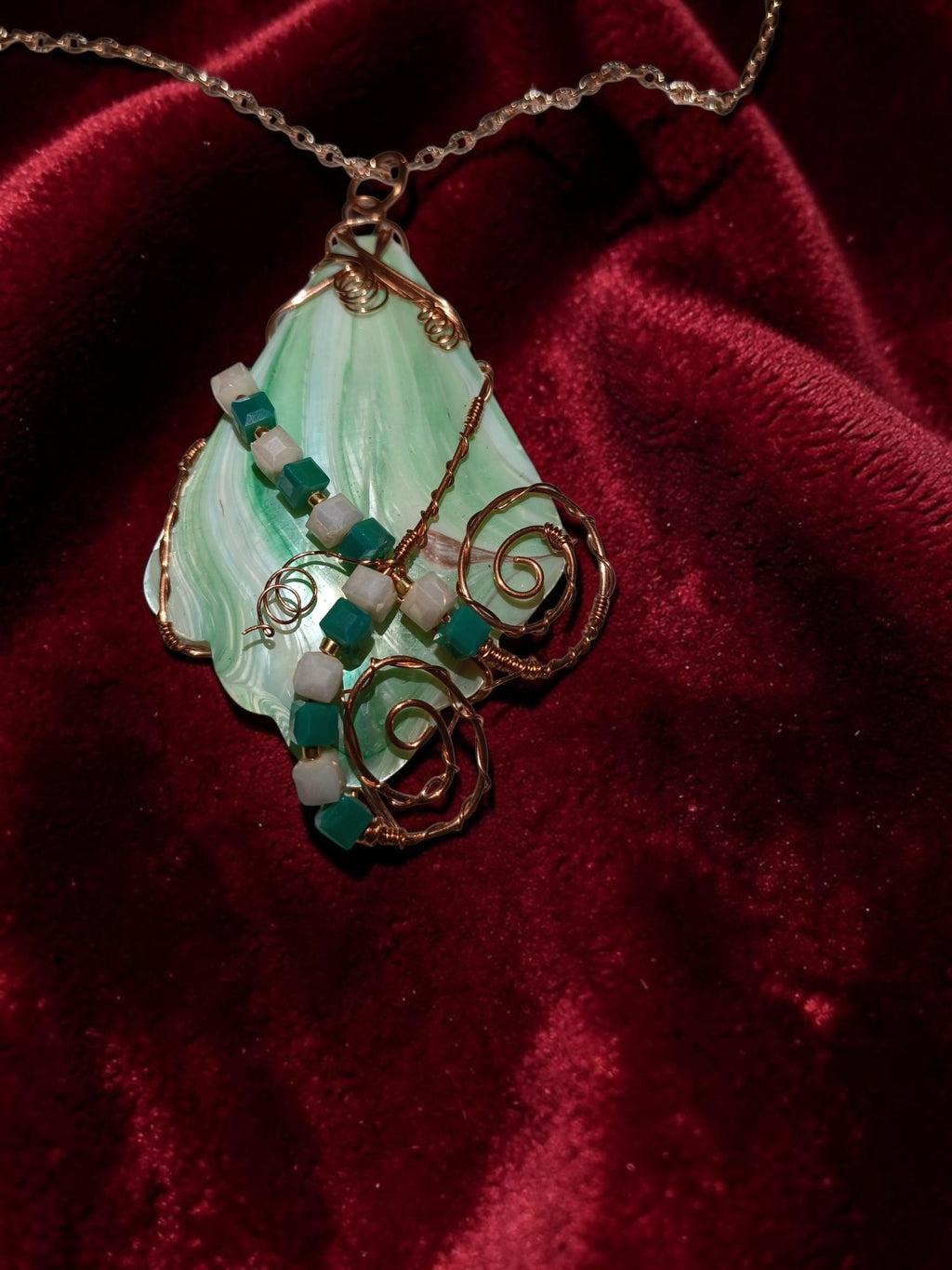 Handmade Seashell & Copper Wire Necklace – Crystal Beads, Ocean-Inspired Boho Jewelry