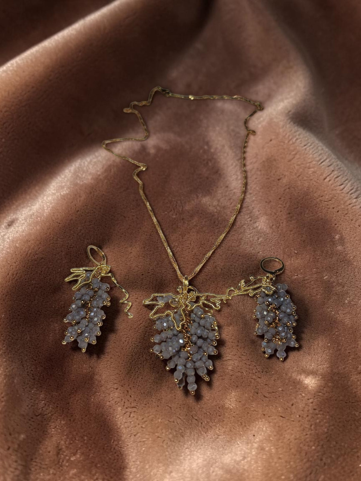 Handmade Crystal Grape Cluster Necklace & Earrings Set – Gold-Tone Botanical Jewelry