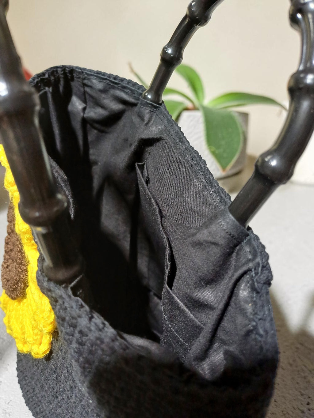 Handmade Crochet Sunflower Bag – Black Cotton Macrame Yarn, Floral Motif Handbag