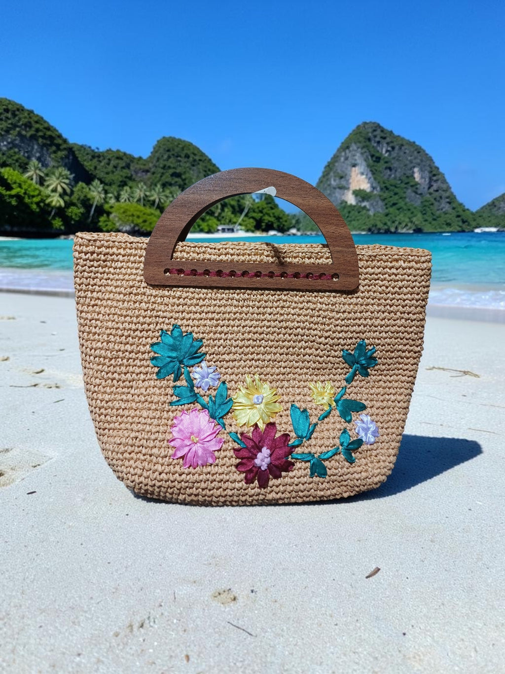 Handmade Peach Paper Yarn Handbag – Ribbon Floral Embroidery & Wooden Handles